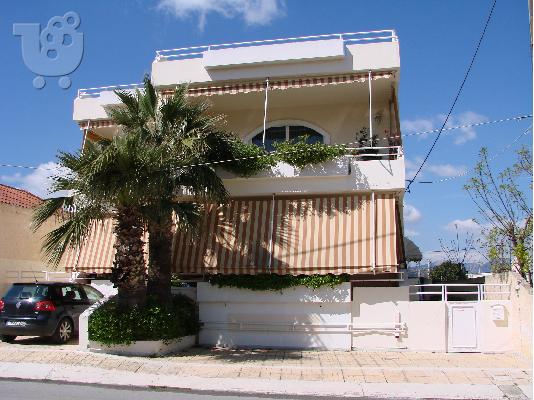 Πολυτελή κατοικία 4 διαμερισμάτων Καλύβια